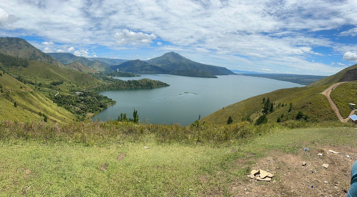Bukit Holbung Samosir
